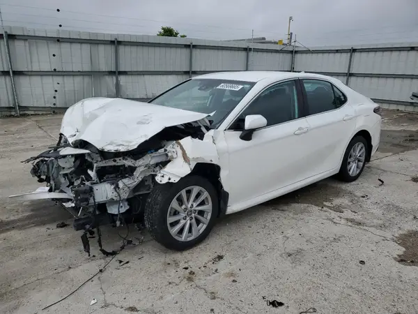 4T1R11BK5NU054981 2022 TOYOTA CAMRY - Image 1