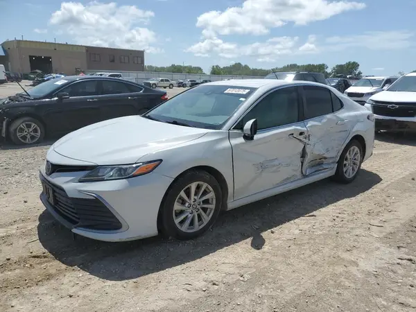 4T1R11BK7NU055288 2022 TOYOTA CAMRY - Image 1