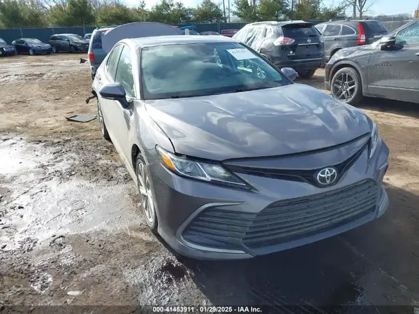 4T1R11BK8MU030169 2021 TOYOTA CAMRY - Image 1