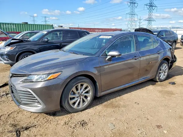 4T1R11BKXNU050277 2022 TOYOTA CAMRY - Image 1