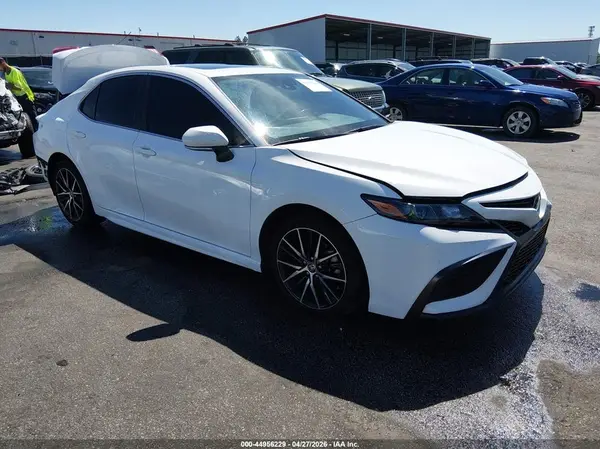 4T1S11AK0MU536257 2021 TOYOTA CAMRY - Image 1