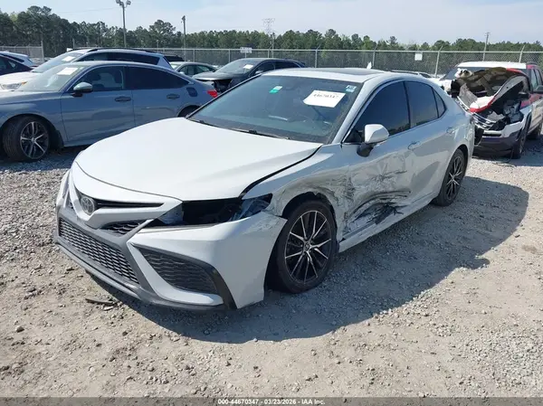4T1S11AK0NU045558 2022 TOYOTA CAMRY - Image 2