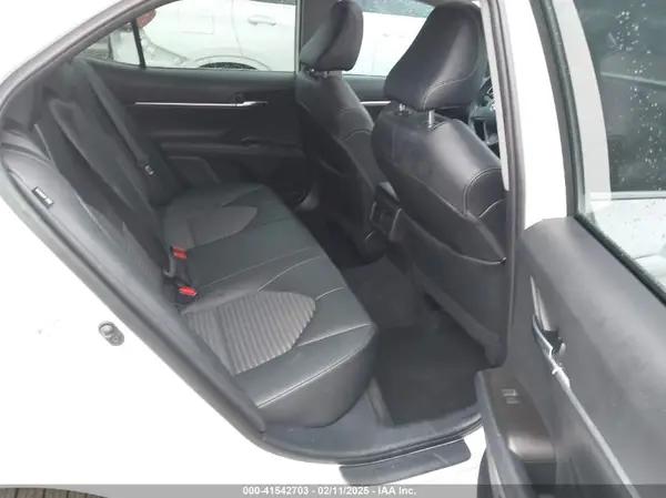 4T1S11AK0NU660076 2022 TOYOTA CAMRY - Image 8