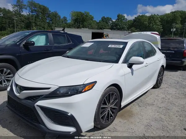 4T1S11AK0NU663737 2022 TOYOTA CAMRY - Image 2