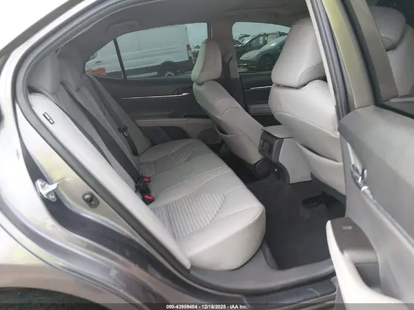 4T1S11AK2MU519542 2021 TOYOTA CAMRY - Image 8