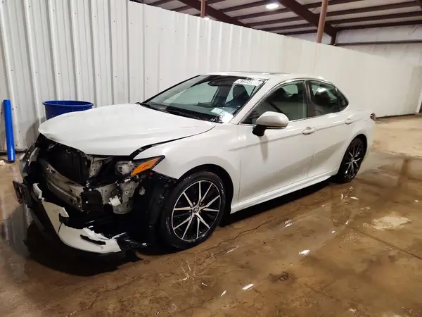4T1S11AK2NU044413 2022 TOYOTA CAMRY - Image 1