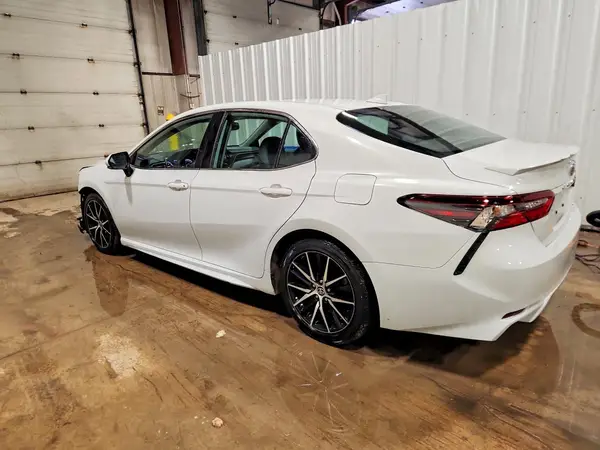 4T1S11AK2NU044413 2022 TOYOTA CAMRY - Image 2