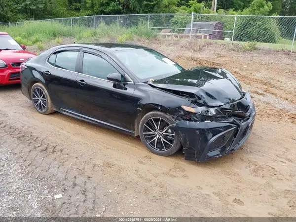 4T1S11AK2NU049711 2022 TOYOTA CAMRY - Image 1