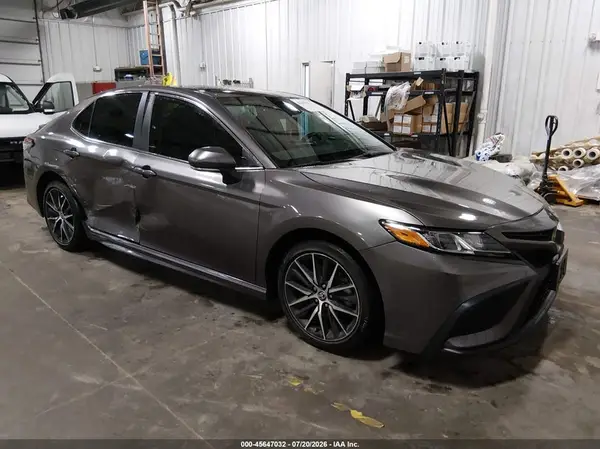4T1S11AK2NU052639 2022 TOYOTA CAMRY - Image 1