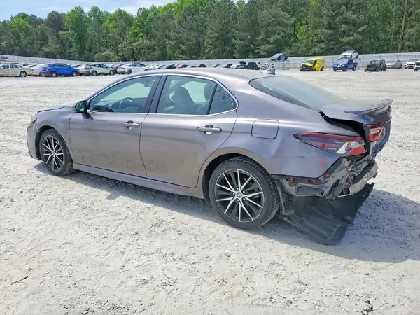 4T1S11AK2NU055573 2022 TOYOTA CAMRY - Image 2
