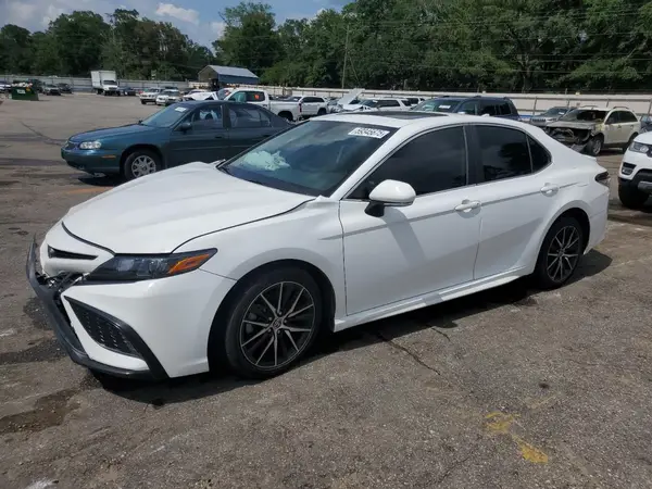 4T1S11AK2NU685366 2022 TOYOTA CAMRY - Image 1