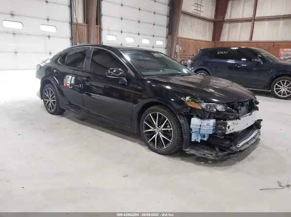 4T1S11AK2PU176624 2023 TOYOTA CAMRY - Image 1