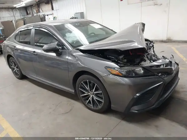 4T1S11AK2PU821076 2023 TOYOTA CAMRY - Image 1