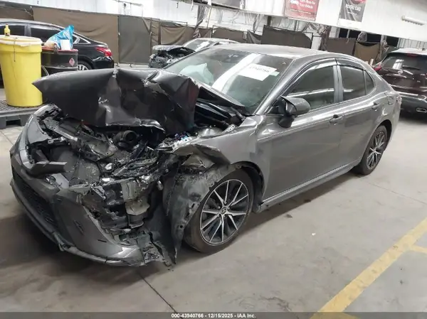 4T1S11AK2PU821076 2023 TOYOTA CAMRY - Image 2