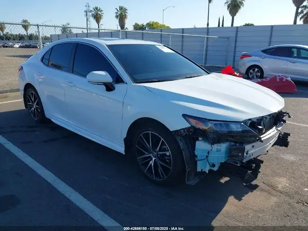 4T1S11AK2RU243483 2024 TOYOTA CAMRY - Image 1