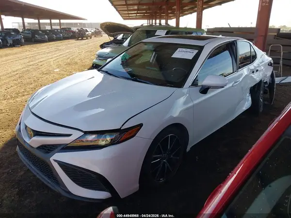4T1S11AK3NU647774 2022 TOYOTA CAMRY - Image 2