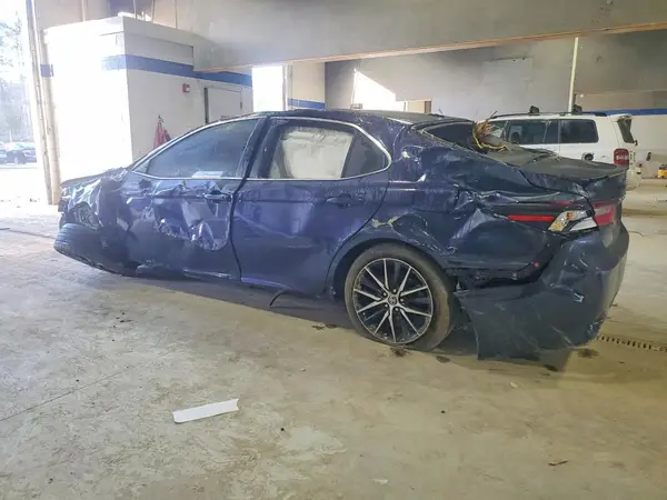 4T1S11AK3NU713420 2022 TOYOTA CAMRY - Image 2