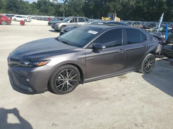 4T1S11AK4NU044557 2022 TOYOTA CAMRY - Image 1