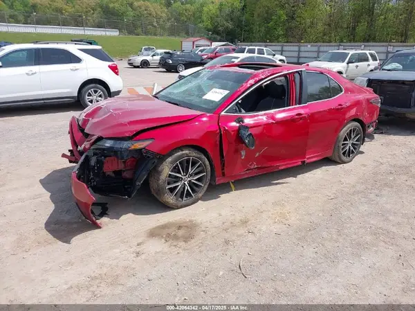 4T1S11AK4NU053520 2022 TOYOTA CAMRY - Image 2