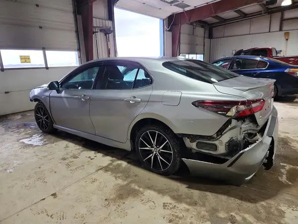 4T1S11AK4NU660582 2022 TOYOTA CAMRY - Image 2