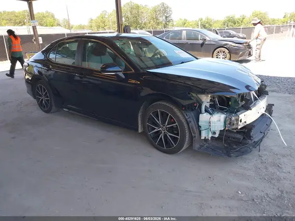 4T1S11AK5MU444187 2021 TOYOTA CAMRY - Image 1