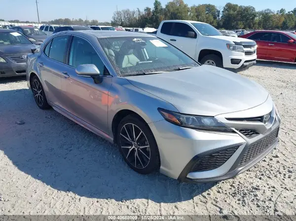 4T1S11AK5NU045524 2022 TOYOTA CAMRY - Image 1