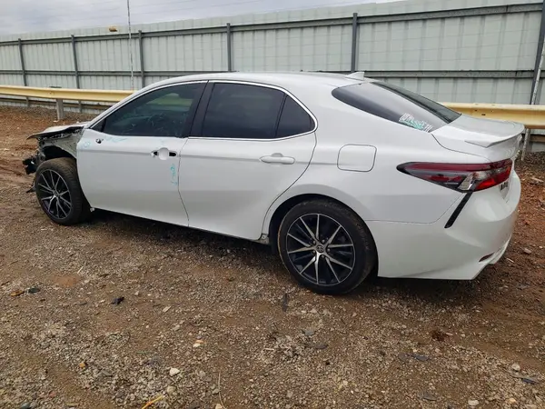 4T1S11AK5NU053185 2022 TOYOTA CAMRY - Image 2