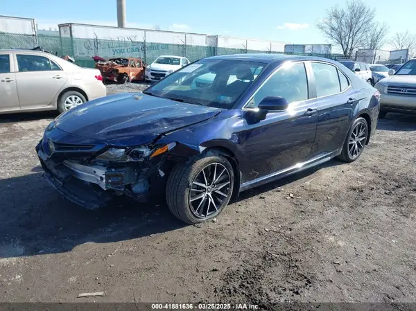 4T1S11AK5NU067443 2022 TOYOTA CAMRY - Image 2