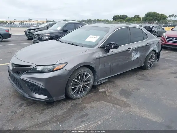 4T1S11AK5NU661109 2022 TOYOTA CAMRY - Image 2