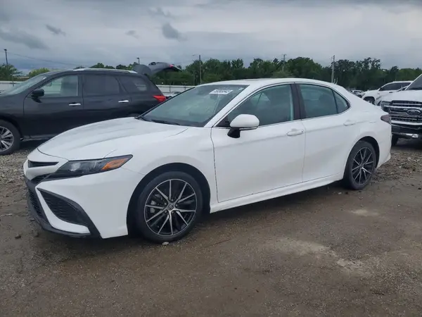 4T1S11AK5NU685295 2022 TOYOTA CAMRY - Image 1