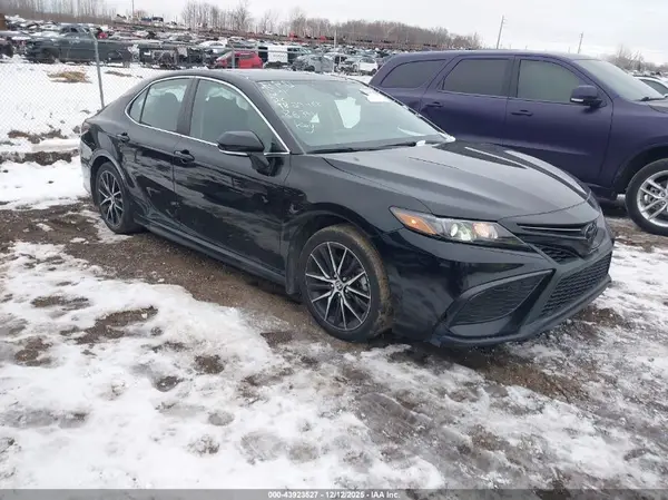4T1S11AK6NU068634 2022 TOYOTA CAMRY - Image 1