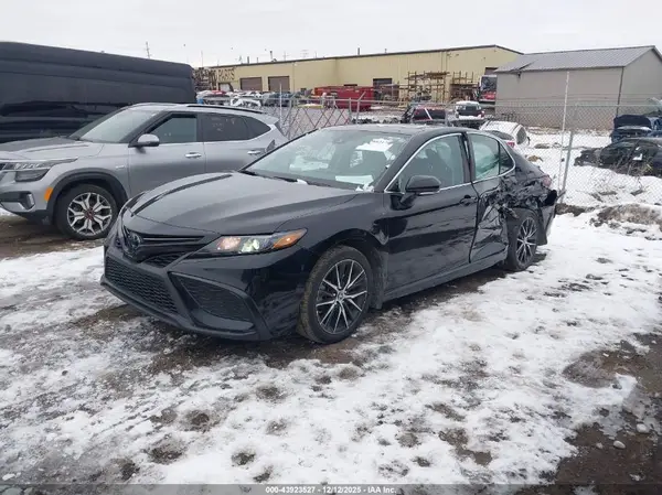 4T1S11AK6NU068634 2022 TOYOTA CAMRY - Image 2