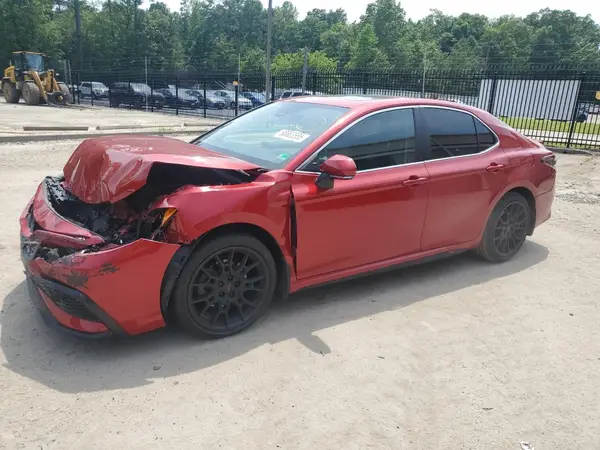 4T1S11AK7MU450170 2021 TOYOTA CAMRY - Image 1