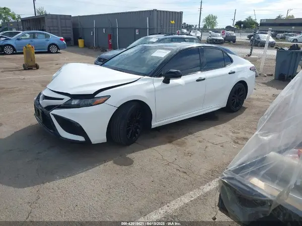 4T1S11AK7MU460066 2021 TOYOTA CAMRY - Image 2