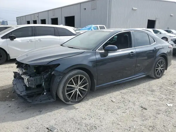 4T1S11AK7MU496128 2021 TOYOTA CAMRY - Image 1
