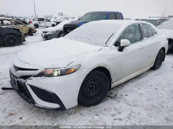 4T1S11AK7MU606191 2021 TOYOTA CAMRY - Image 2