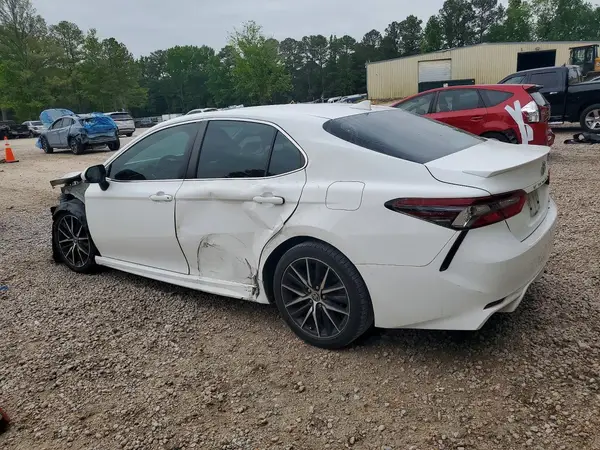 4T1S11AK7NU045024 2022 TOYOTA CAMRY - Image 2