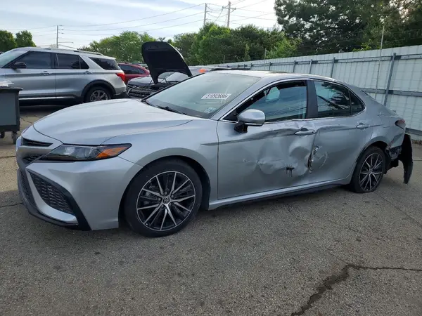 4T1S11AK7NU050191 2022 TOYOTA CAMRY - Image 1