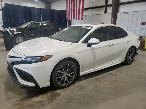 4T1S11AK7NU662715 2022 TOYOTA CAMRY - Image 1