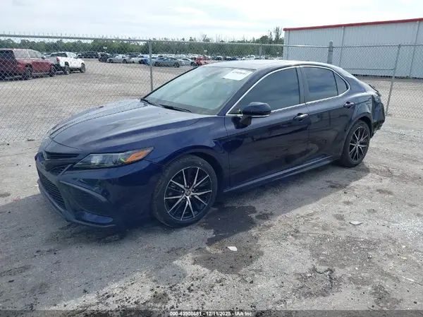 4T1S11AK8NU047140 2022 TOYOTA CAMRY - Image 2