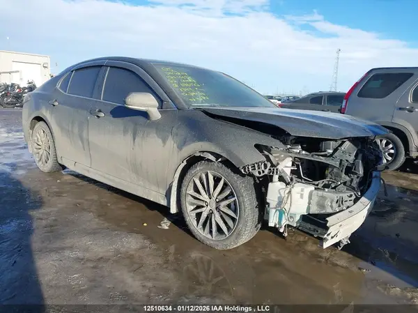 4T1S11AK8NU686022 2022 TOYOTA CAMRY - Image 1