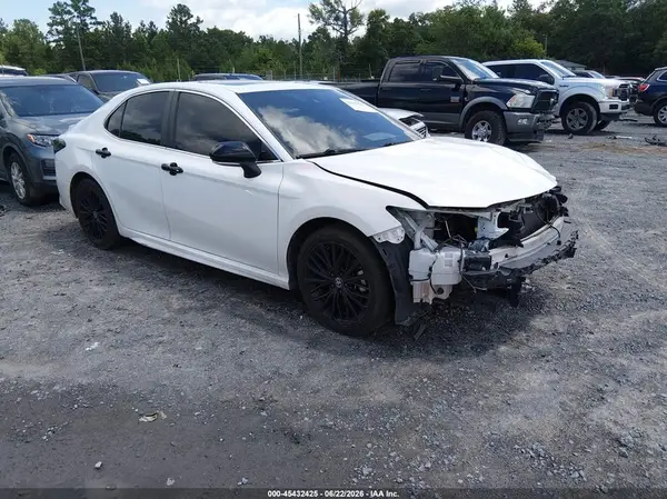 4T1S11AK9NU049737 2022 TOYOTA CAMRY - Image 1