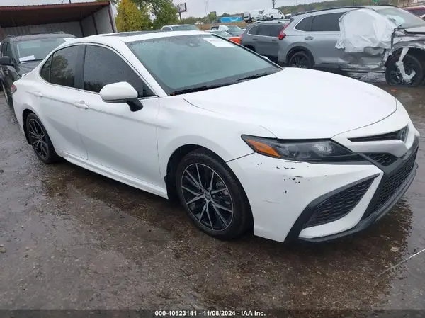4T1S11AK9NU667382 2022 TOYOTA CAMRY - Image 1