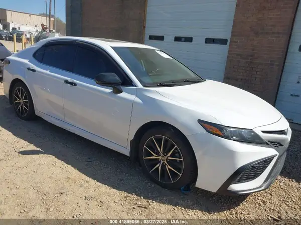 4T1S11BK0NU052492 2022 TOYOTA CAMRY - Image 1