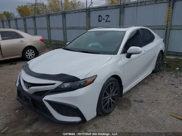 4T1S11BK8MU043151 2021 TOYOTA CAMRY - Image 2