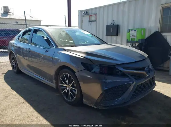 4T1S31AK0MU548256 2021 TOYOTA CAMRY - Image 1