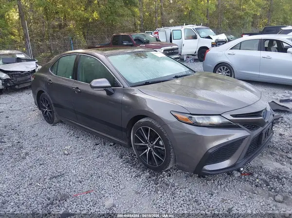 4T1S31AK0NU574504 2022 TOYOTA CAMRY - Image 1