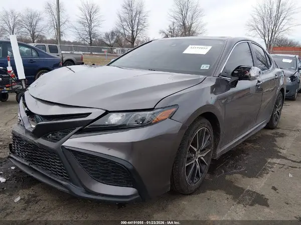 4T1S31AK0NU583722 2022 TOYOTA CAMRY - Image 2