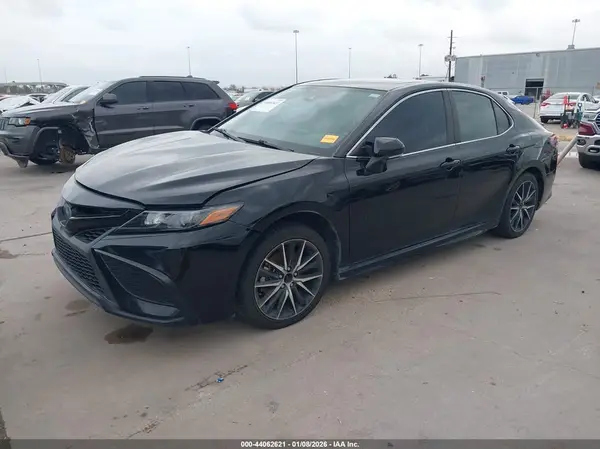 4T1S31AK0NU589651 2022 TOYOTA CAMRY - Image 2