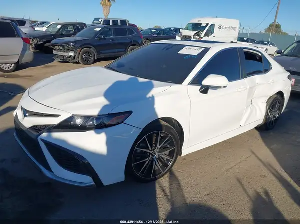 4T1S31AK0RU627613 2024 TOYOTA CAMRY - Image 2
